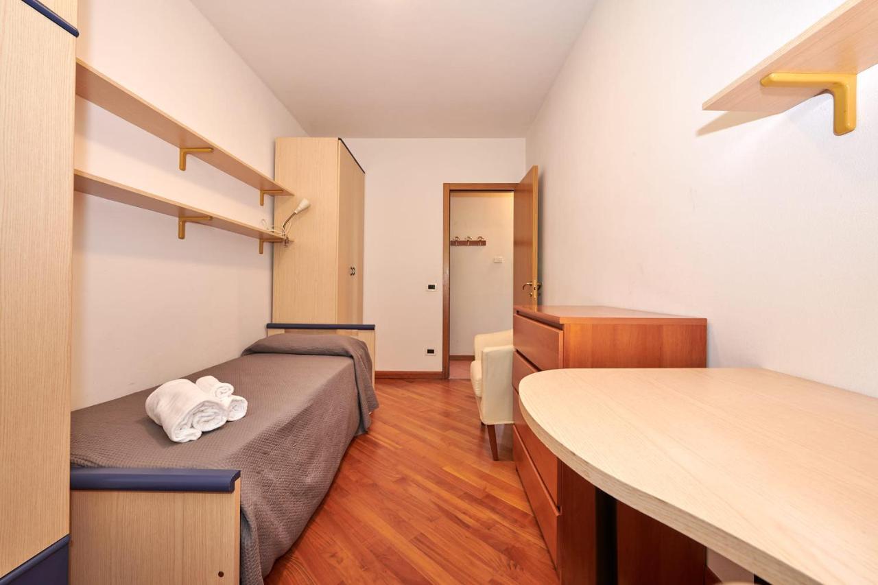 Apartmentsgarda - Baia D'Argento Residence กอสเตร์มาโน ภายนอก รูปภาพ