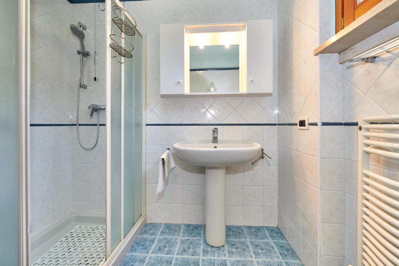 Apartmentsgarda - Baia D'Argento Residence กอสเตร์มาโน ภายนอก รูปภาพ