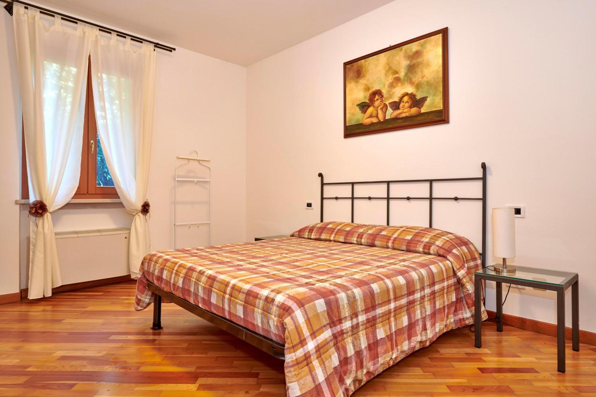 Apartmentsgarda - Baia D'Argento Residence กอสเตร์มาโน ภายนอก รูปภาพ