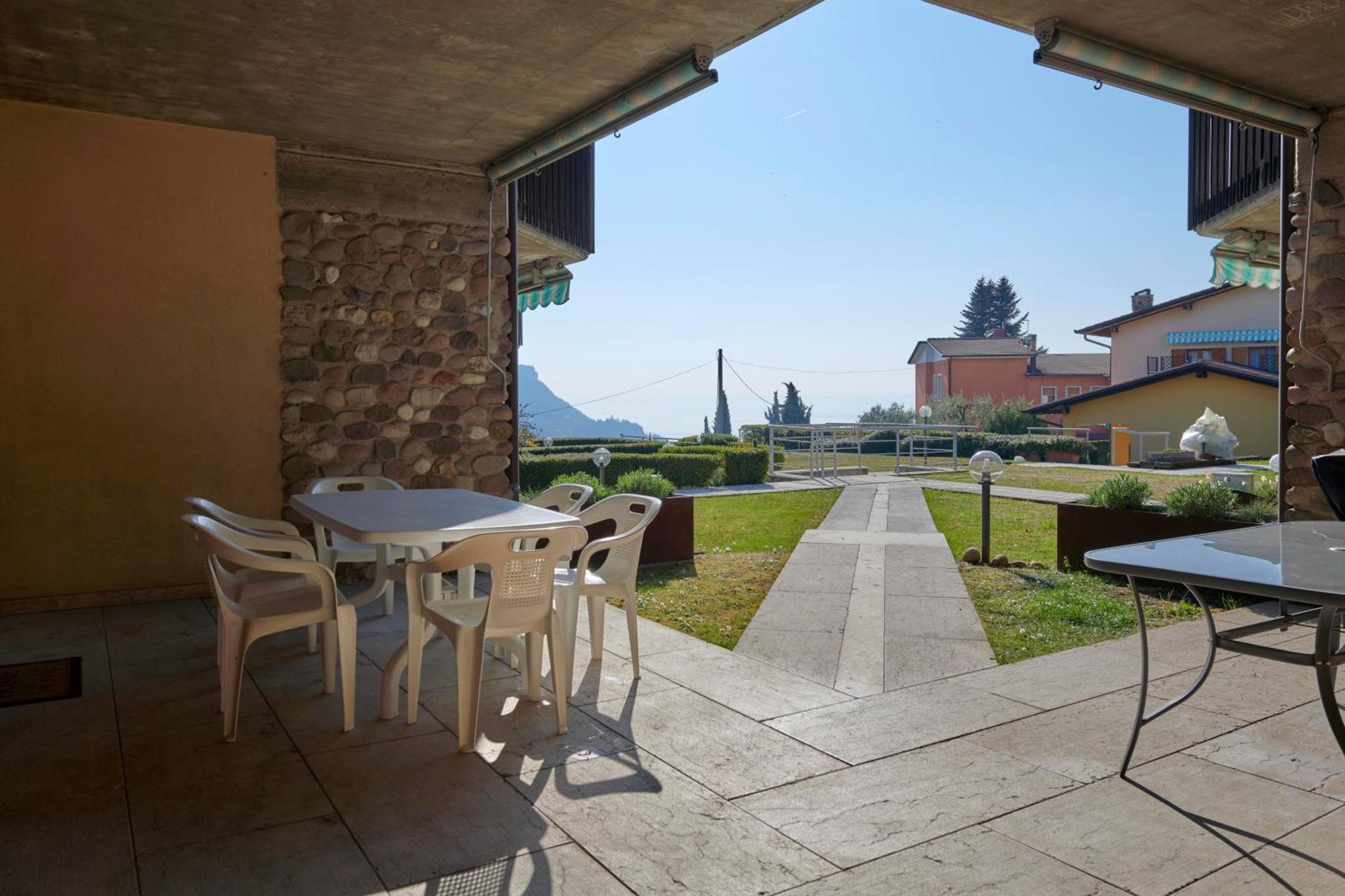 Apartmentsgarda - Baia D'Argento Residence กอสเตร์มาโน ภายนอก รูปภาพ